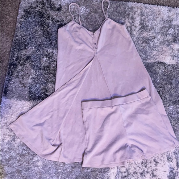 Two piece set - Picture 1 of 3